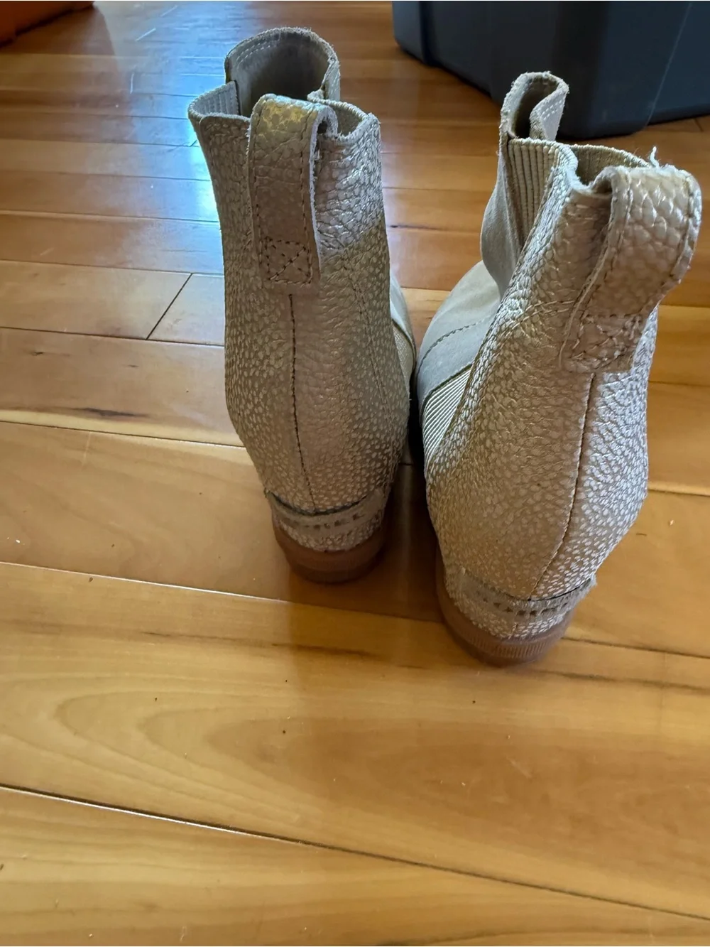 Toms Tan Chelsea Wedge Booties